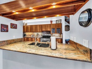 Fridge, microwave, oven, stovetop - Luxe Family Fit! Great Ocean View, Gourmet Kitchen, Laundry, Lanai, WiFi, TV Kanaloa 3704 (Kailua-Kona)