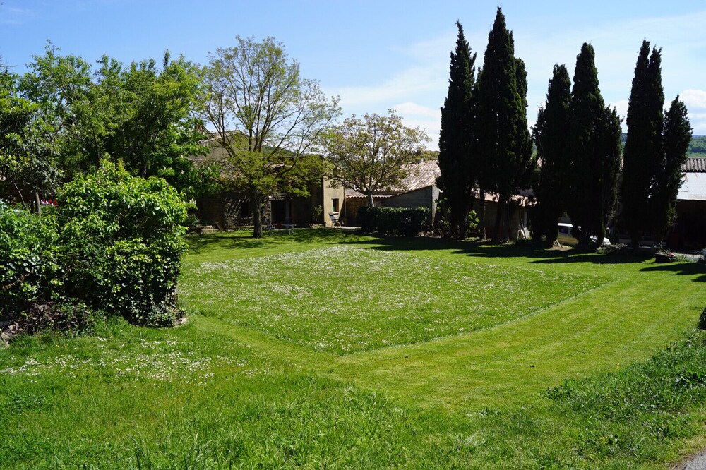 A haven of peace surrounded by many paths with views of the Pyrenees!