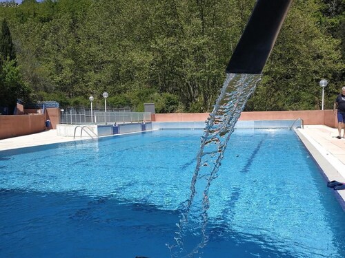 A haven of peace surrounded by numerous paths with views of the Pyrenees!