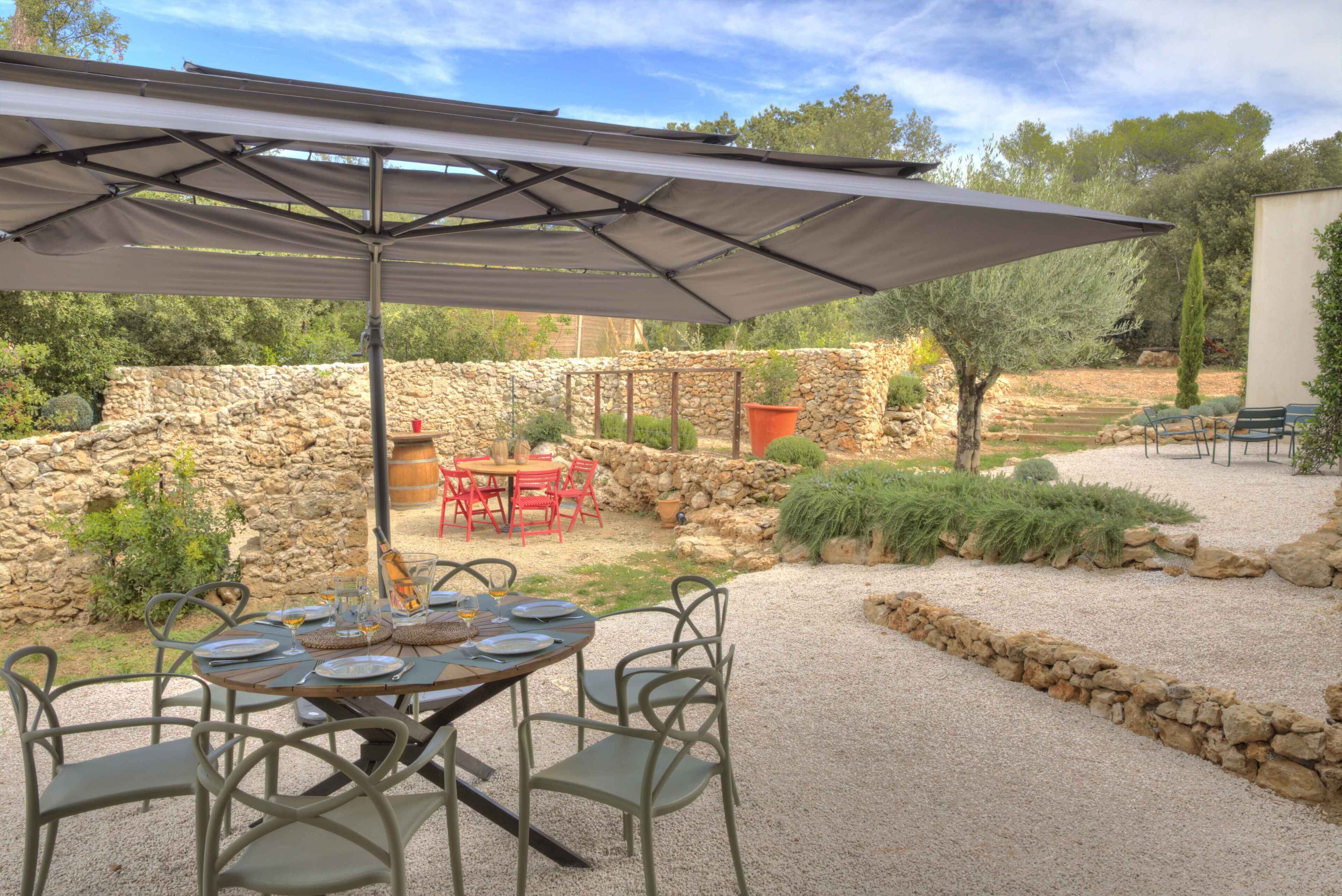 Magnificent villa with swimming pool surrounded by nature / 5 stars - official classification