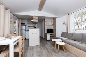 Télévision, table de tennis de table