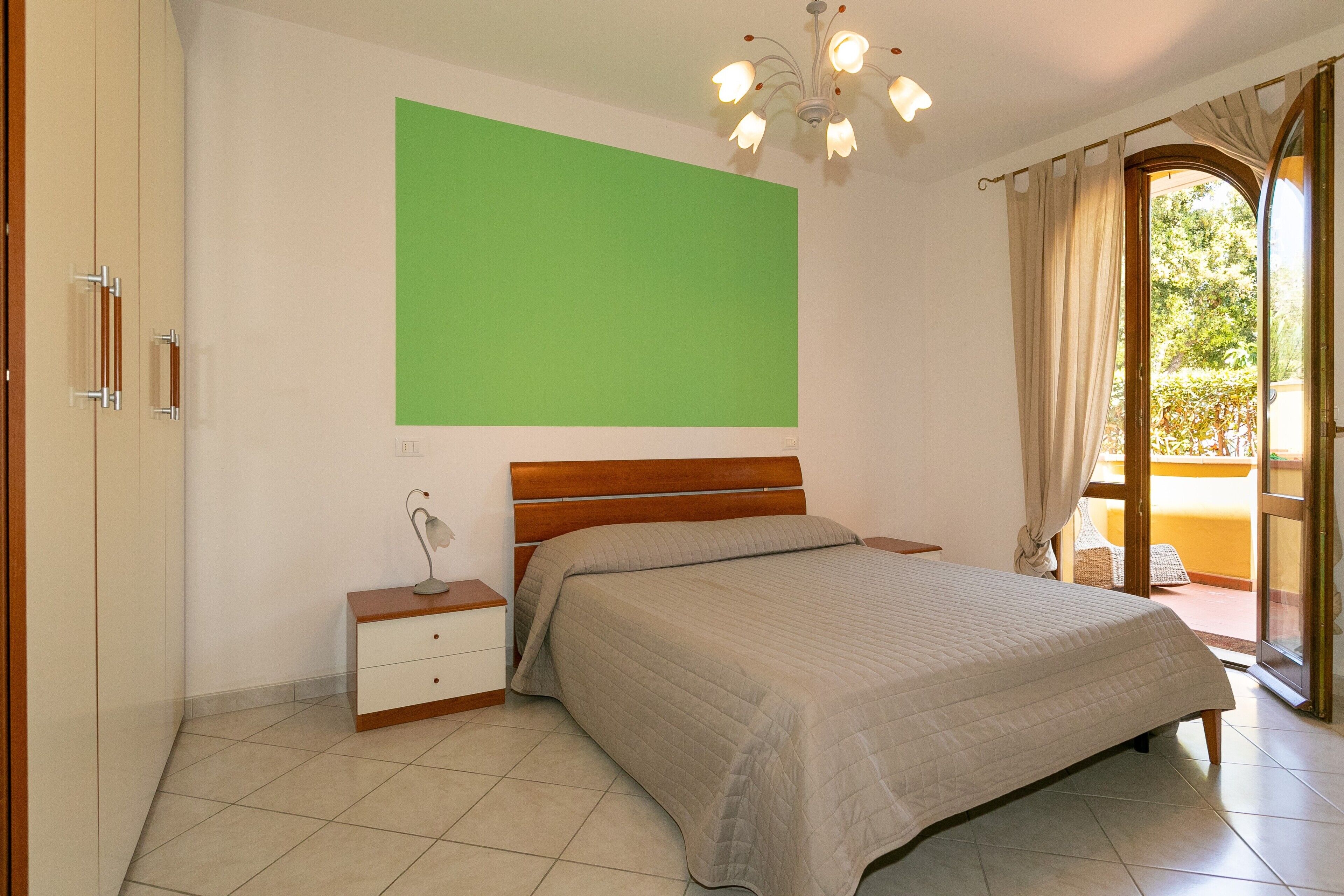 1 室のベッドルーム、WiFi (無料)、ベッドシーツ