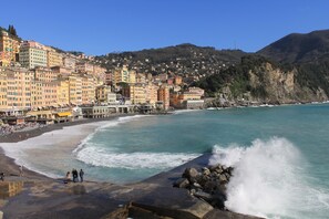 Beach nearby - Apartment 'Fattorialmare Blu' with Sea View, Shared Garden & Wi-Fi (Camogli)