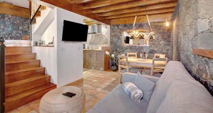 Holiday Home Casa Tía Eulalia with Sea View, Solarium & Wi-Fi
