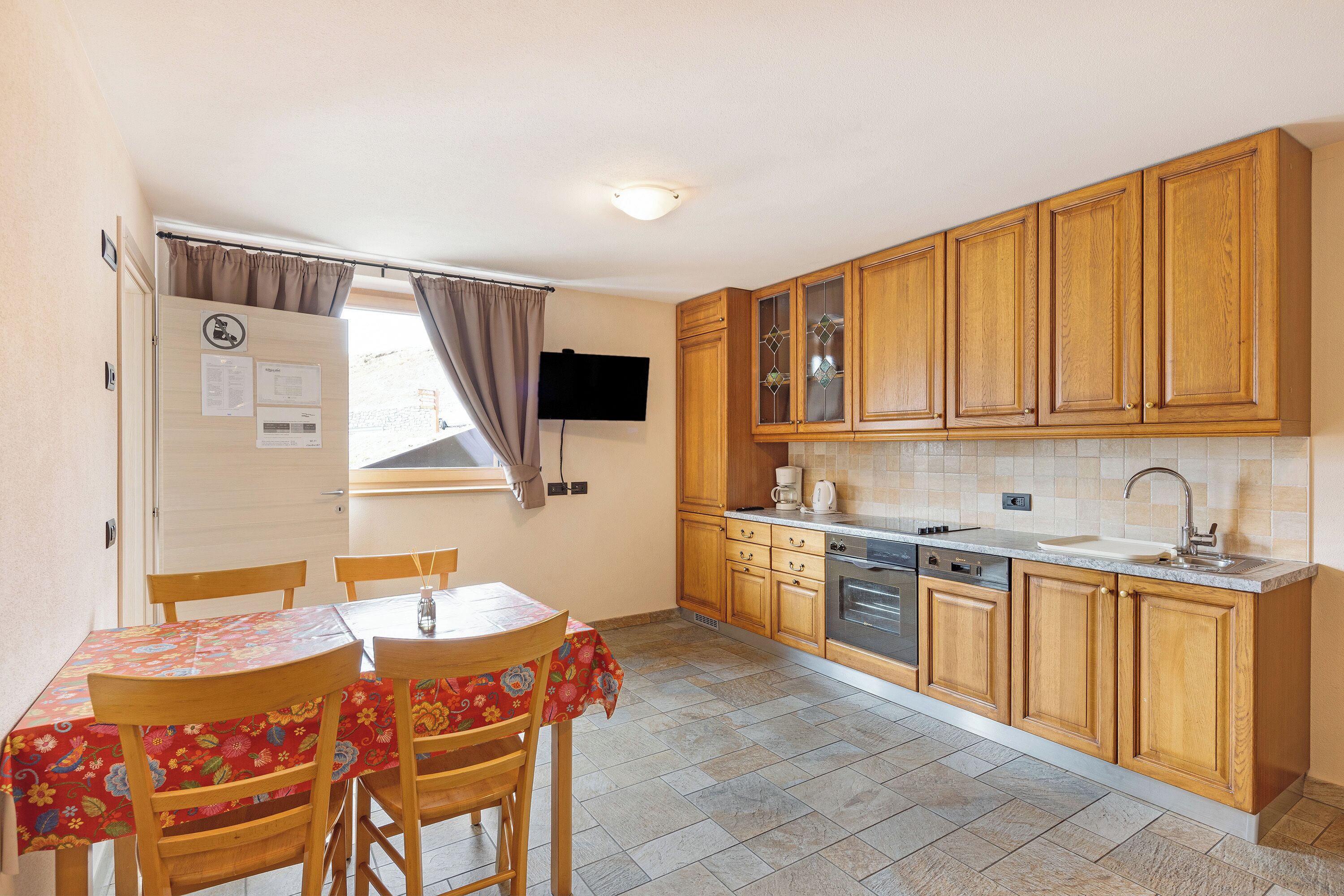 Kühlschrank, Ofen, Herdplatte, Geschirrspüler