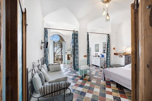 Appartement 'Lavande' avec vue mer, jardin et Wi-Fi