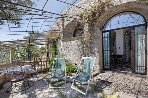 Apartment 'Lavanda' with Sea View, Garden & Wi-Fi