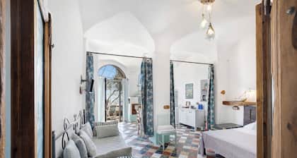 Apartment 'Lavanda' with Sea View, Garden, and Wi-Fi