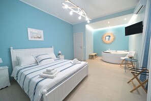 3 habitaciones, tabla de planchar con plancha y cuna de viaje 