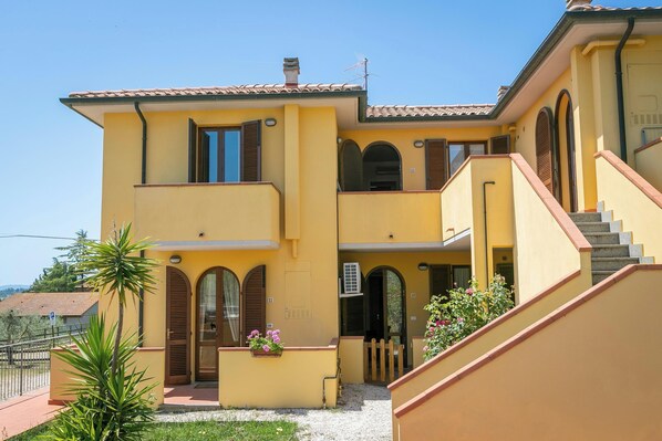 المنشأة من الخارج