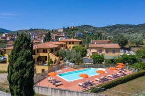 Pool - Apartment 'Trilocale Leccino' with Terrace, Shared Pool & Wi-Fi (Suvereto)