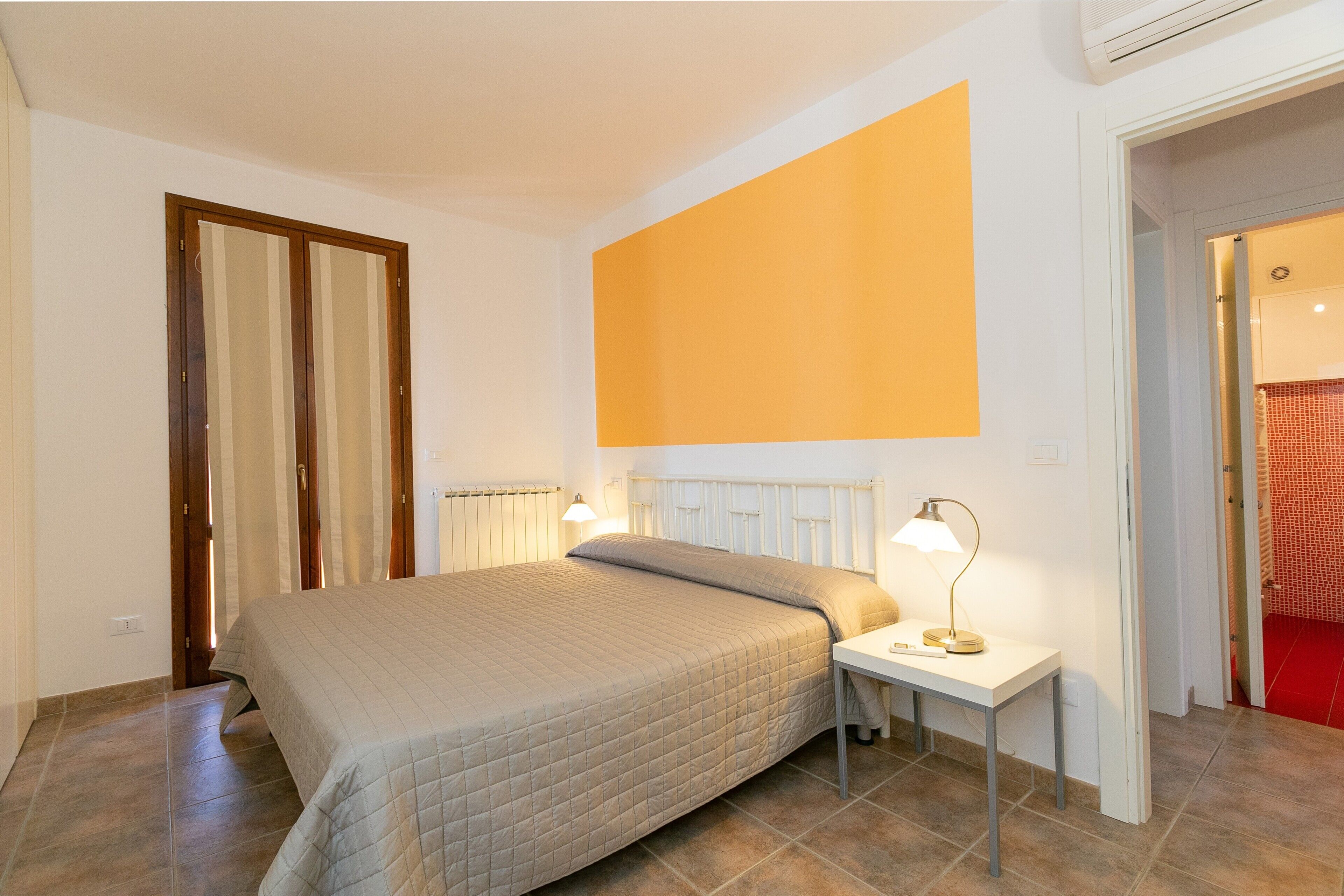 2 quartos, Wi-Fi de cortesia, roupa de cama