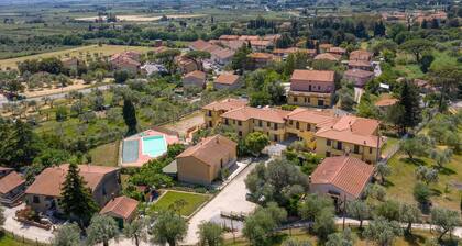 Apartment 'Bilocale Foglia Tonda' with Terrace, Shared Pool & Wi-Fi