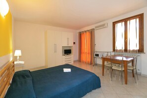 1 soverom, wi-fi (inkludert) og sengetøy