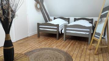 3 bedrooms, free WiFi, bed sheets