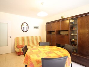 Dining - T2 with Balcony and Private Parking in Mont-Dore (Mont-Dore)