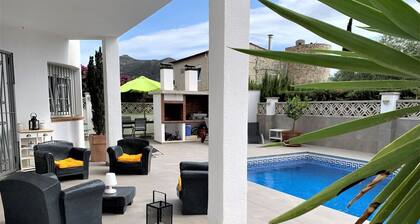 2 bedrooms, privat-pool, internet, air conditioning , parking