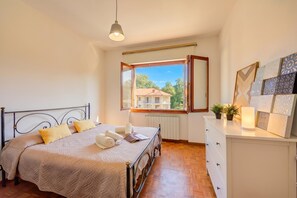 Appartement Standard, plusieurs chambres, 2 salles de bains (Residenza Il Parco Family Retreat) | 4 chambres, fer et planche Ă repasser, accĂšs au Wi-Fi (inclus)