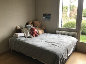 4 Schlafzimmer, BĂŒgeleisen/BĂŒgelbrett, WLAN