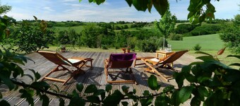 Les hauts de Saint Christaud: large gite overlooking the Pyrenees
