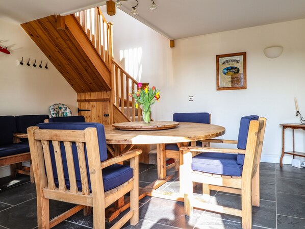 Cottage | Interior