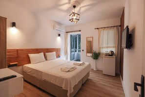Executive Room, 1 Bedroom | Free WiFi, bed sheets - Yalıyanı Pansiyon (Bodrum)