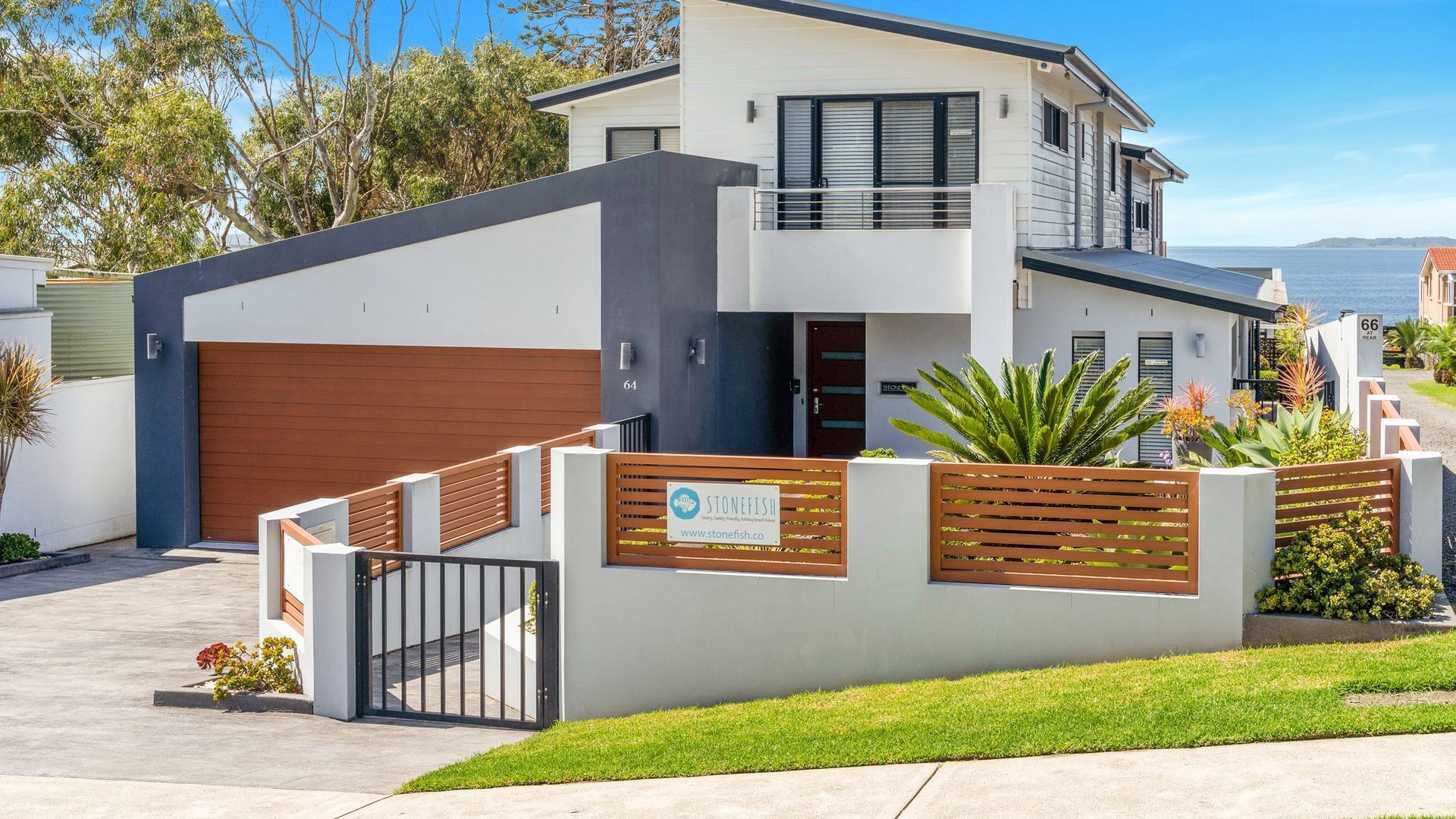 STONEFISH FOR 10, Hyams Beach - 4pm Check Out Sundays (except Peak season)!