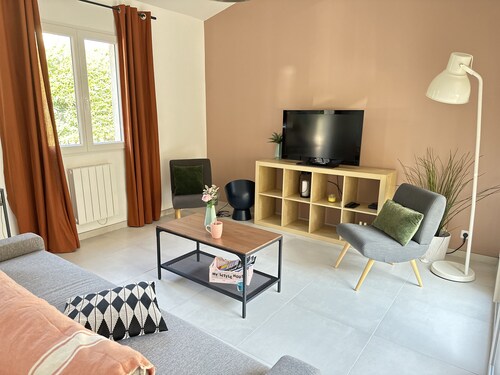5 minutes walk from the beach of Lecques, our pretty house welcomes you!