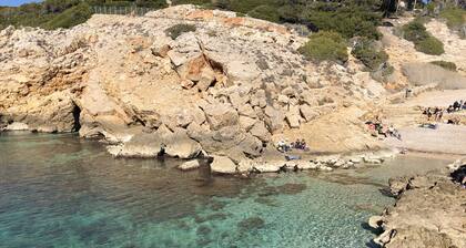 5 Gehminuten vom Strand entfernt heißt Sie unser kleines Haus willkommen!