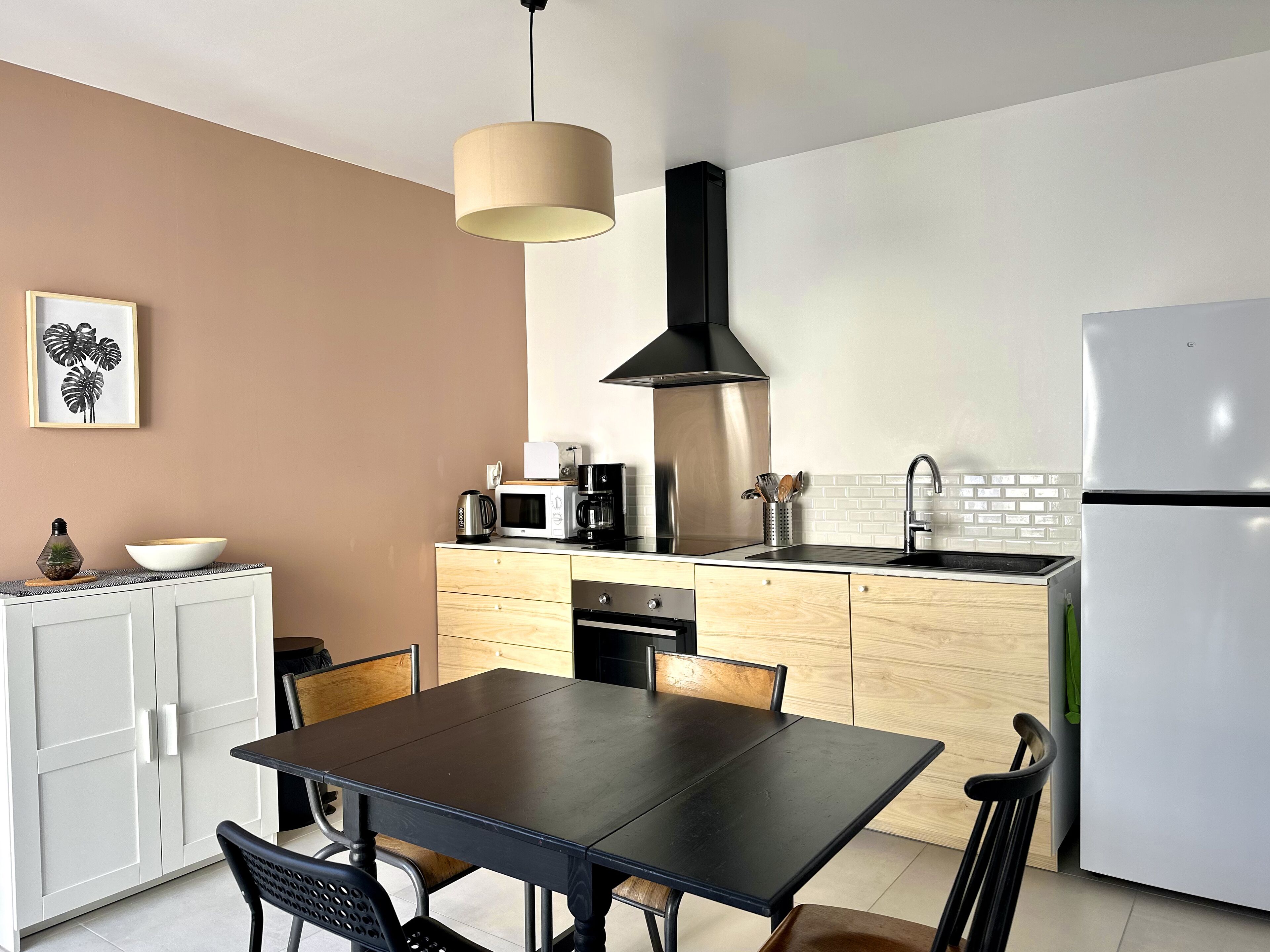 5 minutes walk from the beach of Lecques, our pretty house welcomes you!