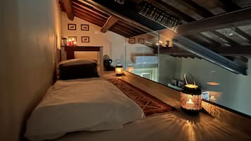 1 slaapkamer, een bureau, een strijkplank/strijkijzer, gratis wifi