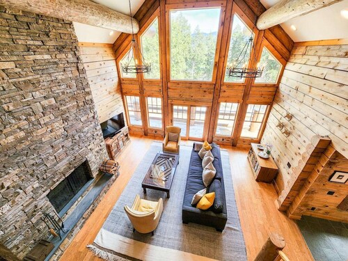 Ridge House - Modern Log Home Nestled on top of a Private Mountain