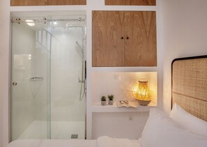 Shower, hair dryer, towels, shampoo - Mykonian house in Elia beach by GHH (Mykonos)