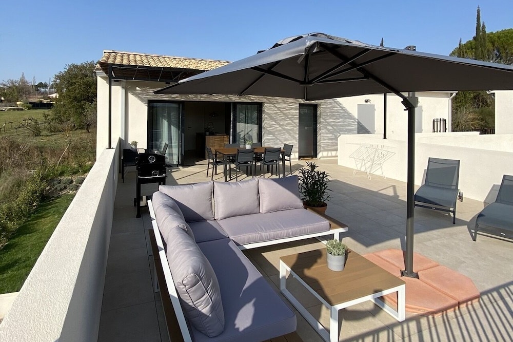 Relax on our king-size terrace at the foot of Mont Ventoux