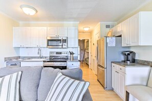 Fridge, microwave, stovetop, dishwasher - Beach & Pool Access: HHI Resort Condo, Near Golf! (Hilton Head Island)