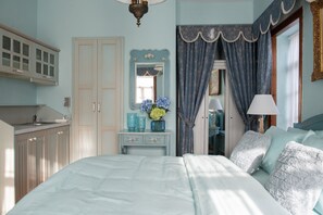 3 bedrooms, in-room safe, iron/ironing board, travel cot - Dandy Villas Nymfaio Snowfairy (Amyntaio)