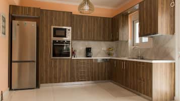 Four, lave-vaisselle, bouilloire électrique