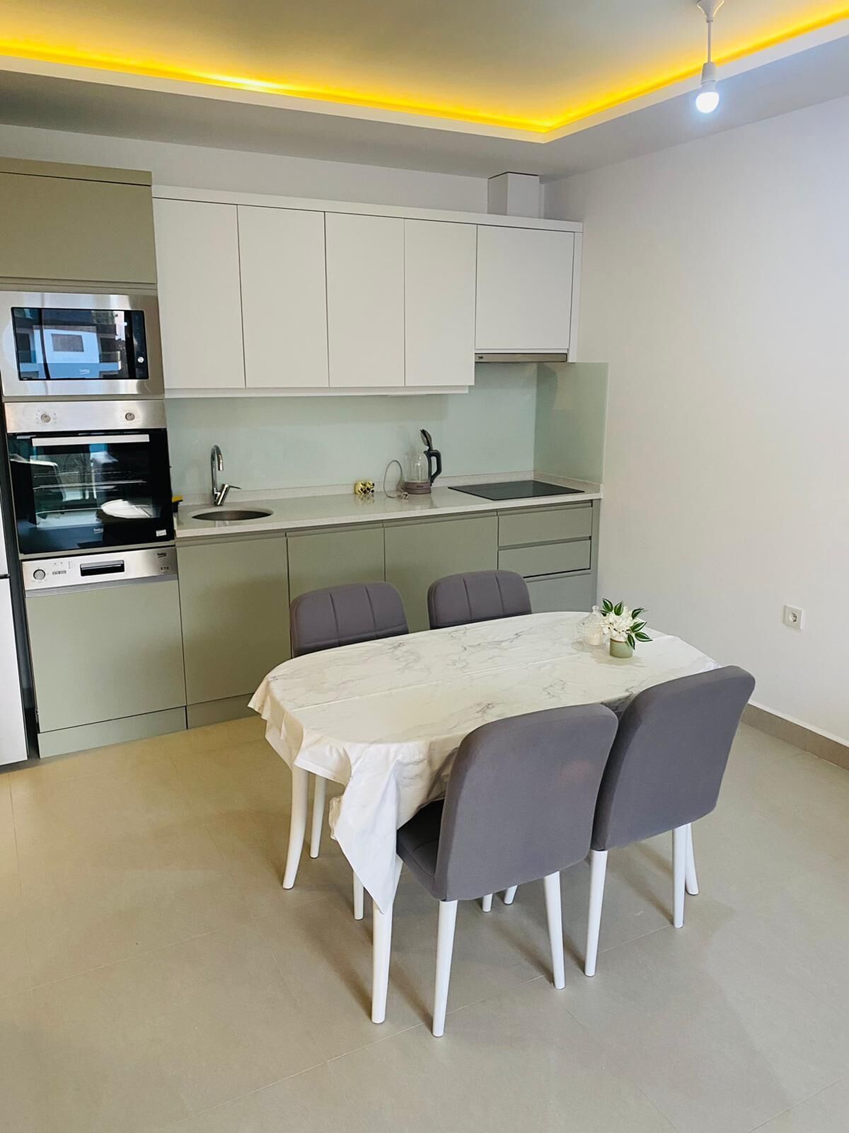 AT THE SEASHORE COZY APARTMENT WITH FULL ACTIVITY