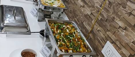 Daily buffet breakfast (INR 400 per person)