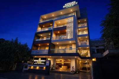 Hotel Keshav Residency - Medicity Gurugram, near Medanta Hospital