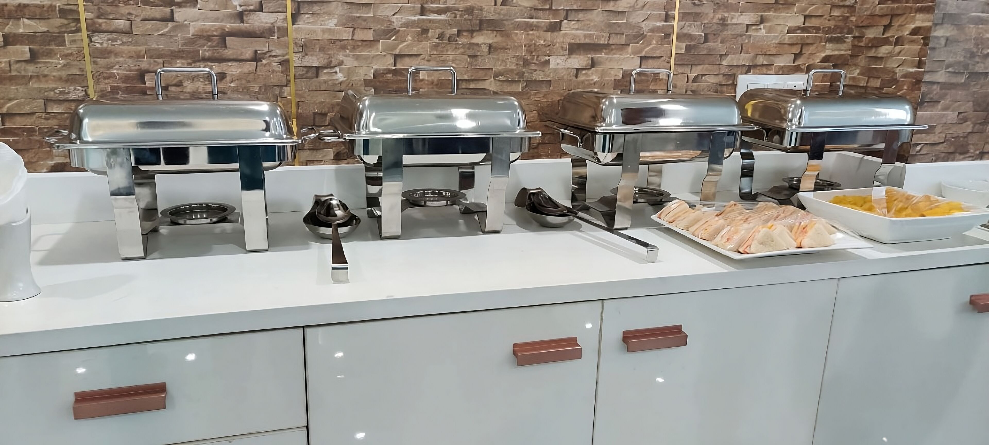 Daily buffet breakfast (INR 400 per person)