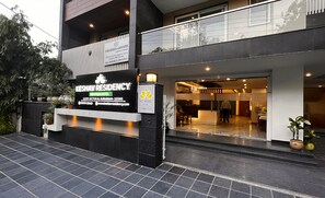 Mặt tiền nơi lưu trú