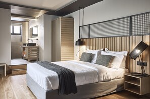 In-room safe, soundproofing, free WiFi, bed sheets -  Cama Luxury Suites Glyfada (Glyfada)