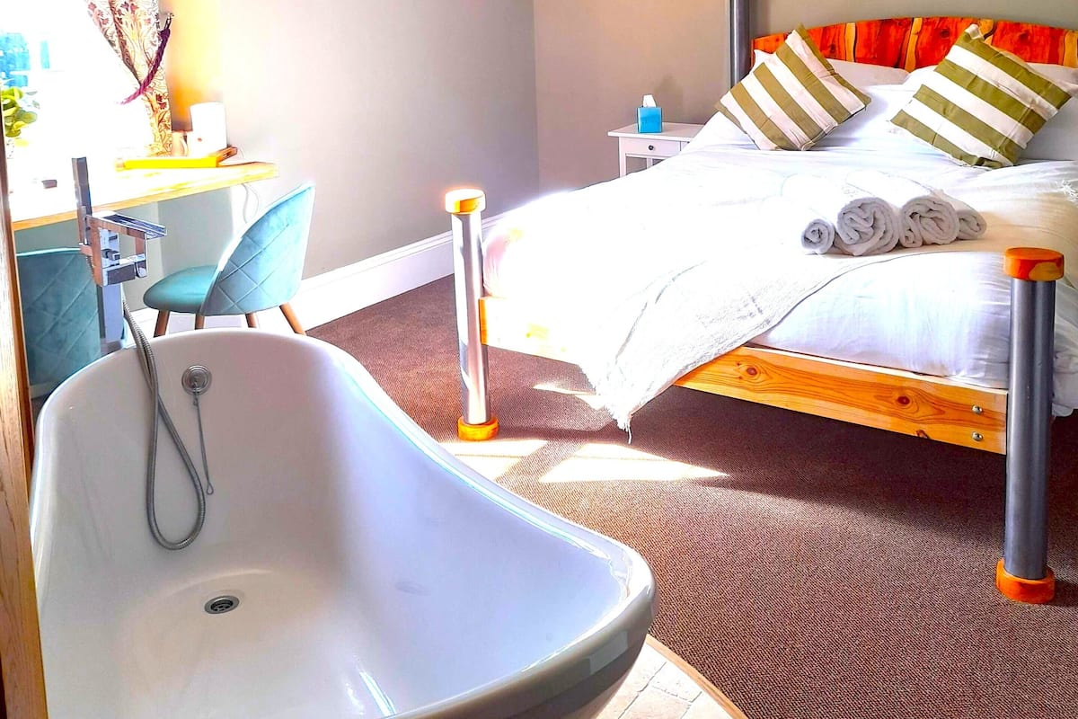 Decoración personalizada, muebles diferentes y escritorio