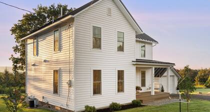 Morning Dove, 2 bedroom farmhouse, on Seneca lake wine trail