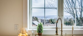 Morning Dove, 2 bedroom farmhouse, on Seneca lake wine trail