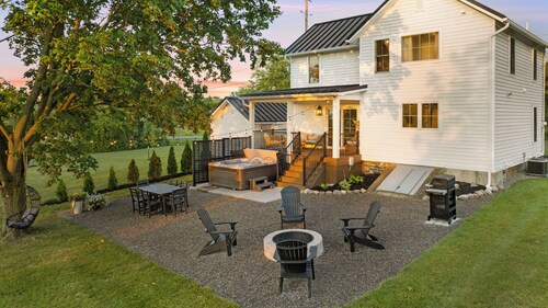 Morning Dove, 2 bedroom farmhouse, on Seneca lake wine trail
