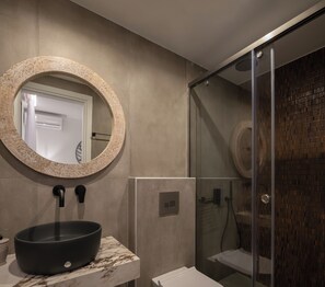 Shower, hair dryer, towels, soap - Margaret Villa - Pool, Heated Spa Whirlpool, Playground, Ping Pong & BBQ (Rethymno)