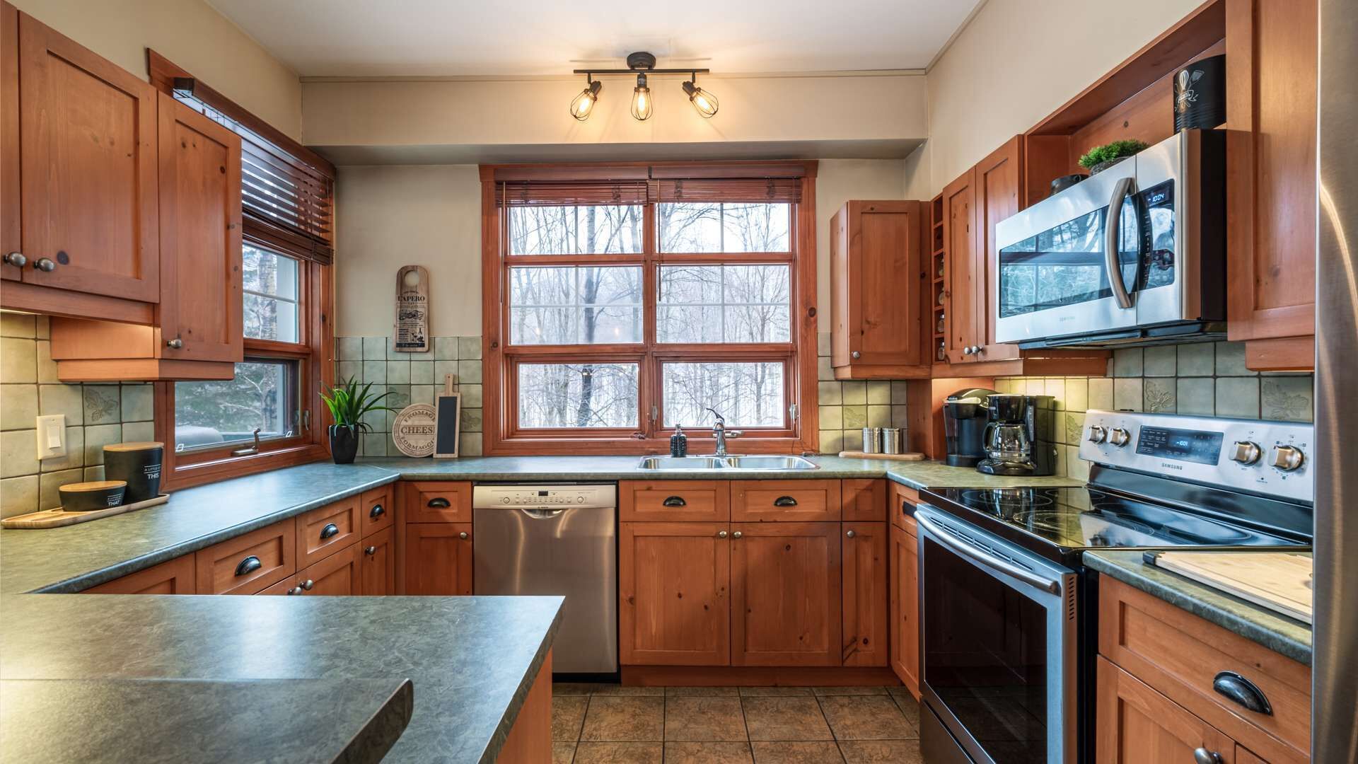 Mont-Tremblant - Tremblant-Les-Eaux 201-02