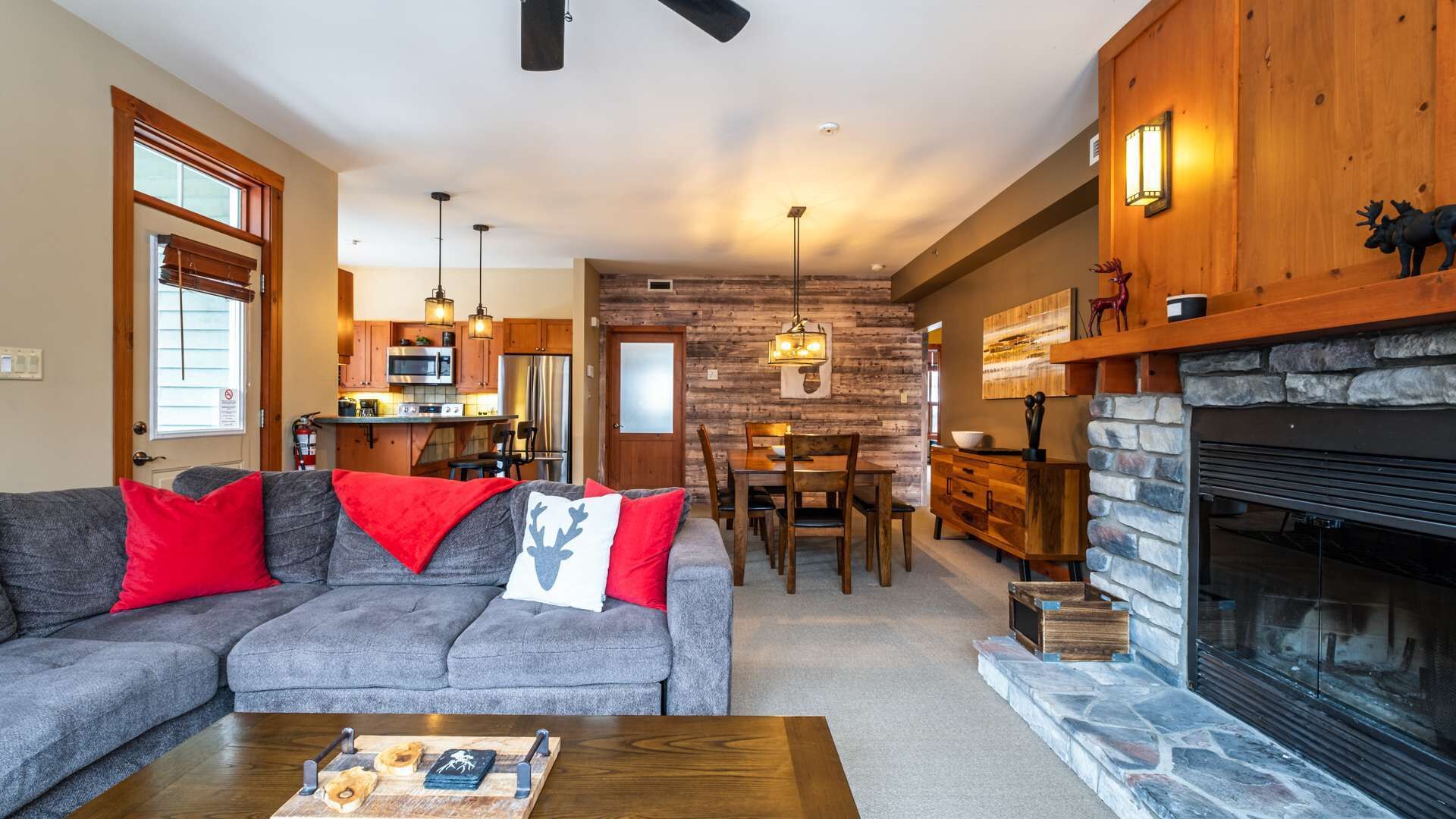 Mont-Tremblant - Tremblant-Les-Eaux 201-02